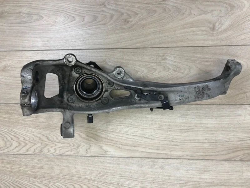 Кулак поворотный со ступицей Audi Q7 2015- 4M