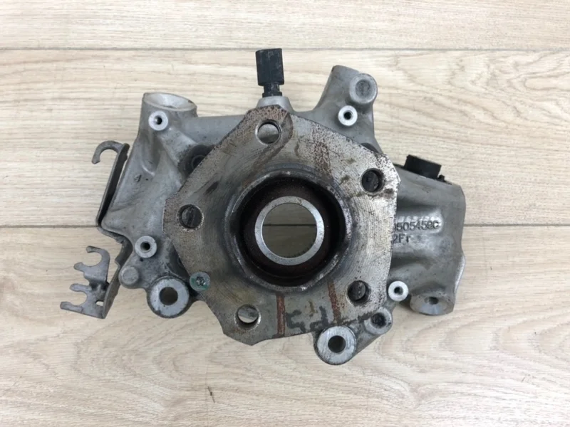 Кулак поворотный со ступицей Audi Q7 2015- 4M