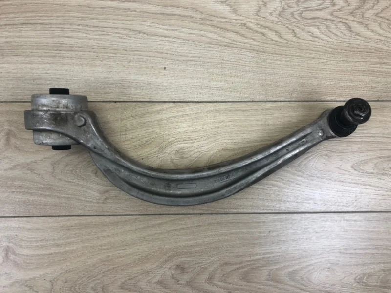 Рычаг подвески направляющий Audi Q7 2015- 4M