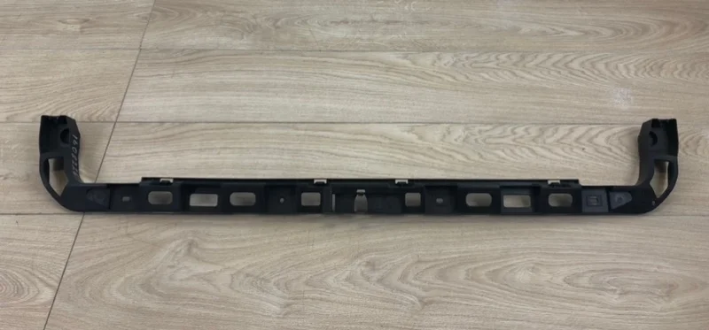 Направляющая бампера VW Passat B6 2006-2015 3C