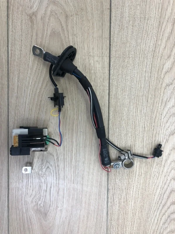 Клемма аккумулятора плюс VW Touareg 2 2010-2018 7P