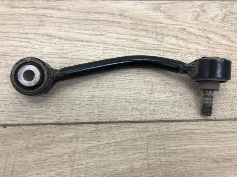 Стойка стабилизатора VW Touareg 1 2003-2010 7L