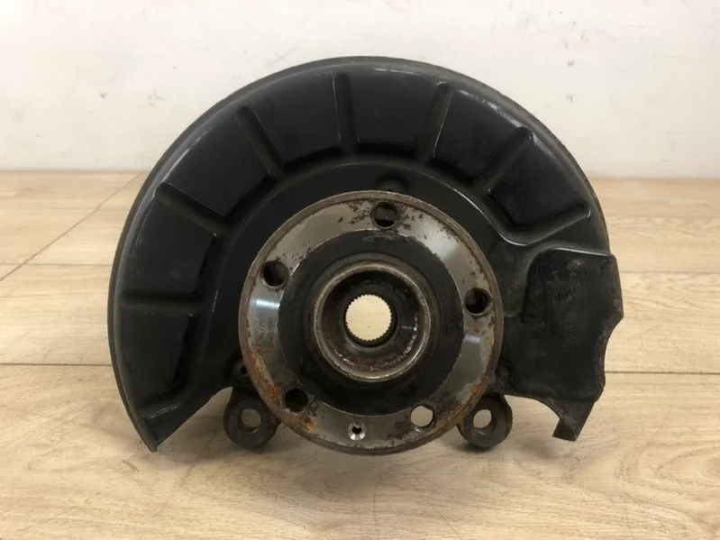 Кулак поворотный со ступицей VW Tiguan 2008-2018 5N
