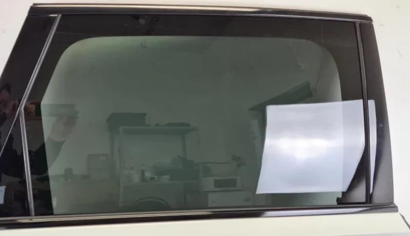 Стекло двери Audi Q7 2015- 4M