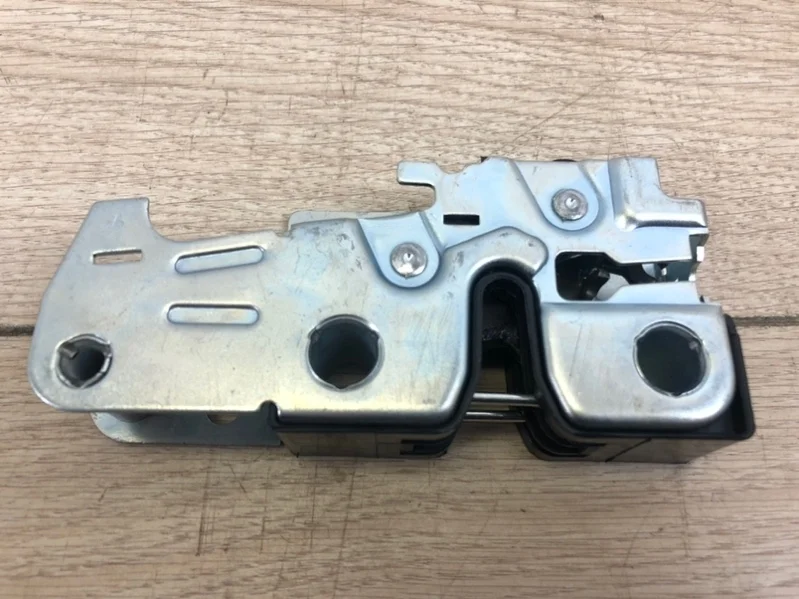 Замок капота VW Touareg 2010-2018 7P