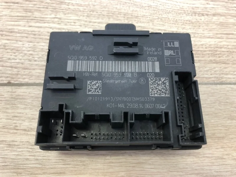Блок управления двери VW Passat B8 2014- 3G