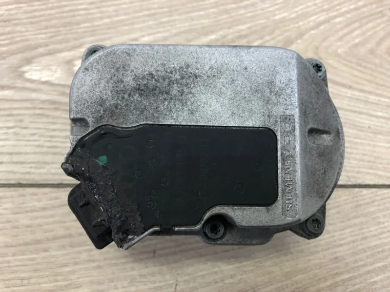 Регулятор воздушной заслонки Audi Q7 2007-2015 4L