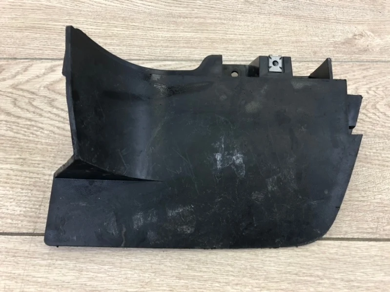 Брызговик VW Touareg 2 2010-2018 7P