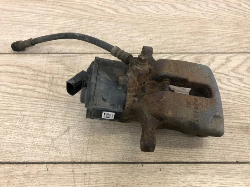 Суппорт VW Tiguan 1 2006-2015 5N0