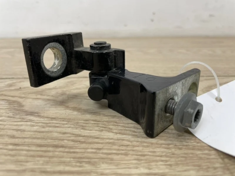 Петля двери нижняя VW Touareg 2 2010-2018 7P