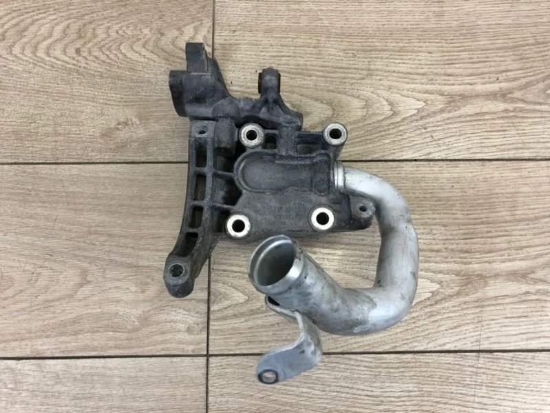 Кронштейн кондиционера Audi Q7 2010-2015 4L