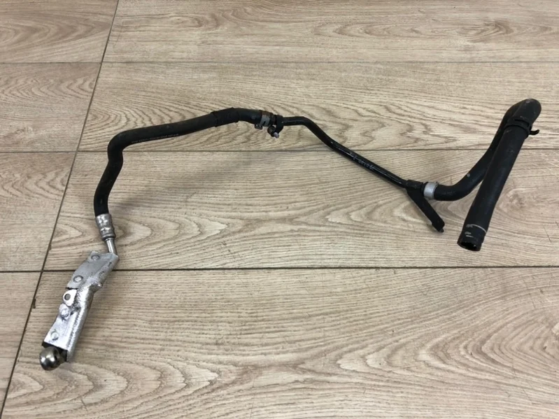 Патрубок системы охлаждения Audi A4 2008-2015 8K