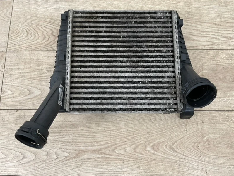 Радиатор интеркулера VW Touareg GP -Line 2007 7L