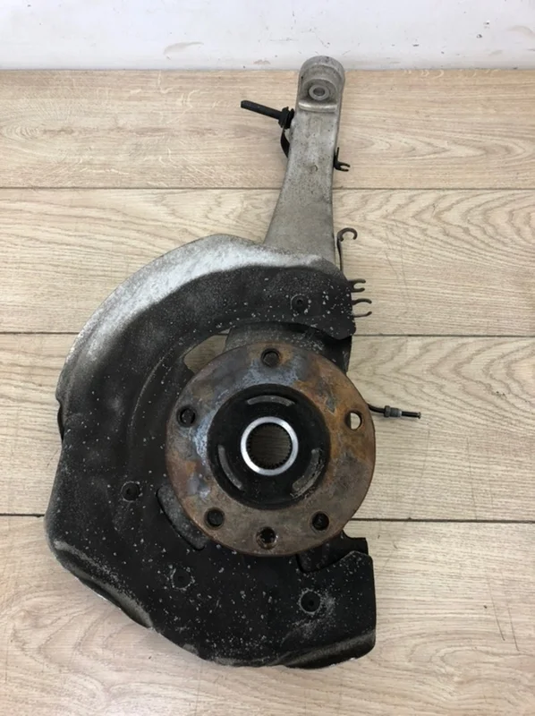 Кулак поворотный со ступицей Porsche Cayenne 2016 958 (92A)