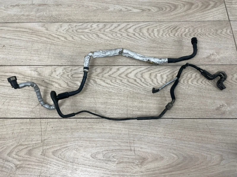 Трубка вакуумная VW Touareg 2 2010-2018 7P