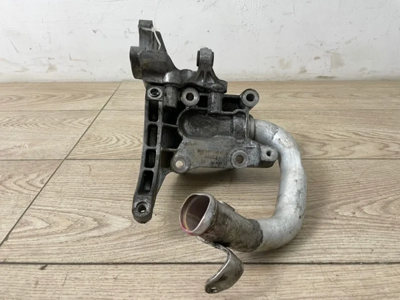 Кронштейн кондиционера VW Touareg 2 2010-2018 7P