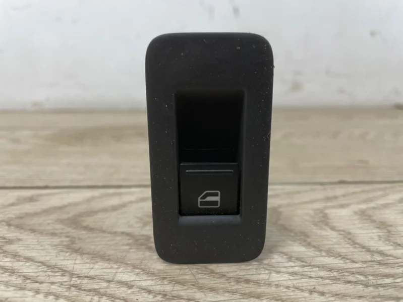 Кнопка стеклоподъемника VW Touareg GP -Line 2007 7L