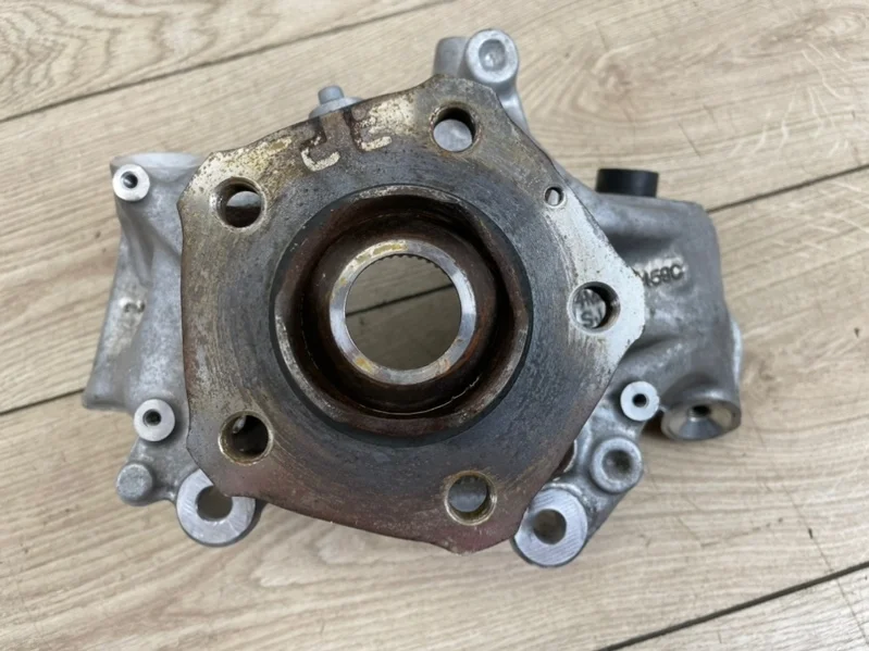 Кулак поворотный со ступицей Audi Q7 2015- 4M