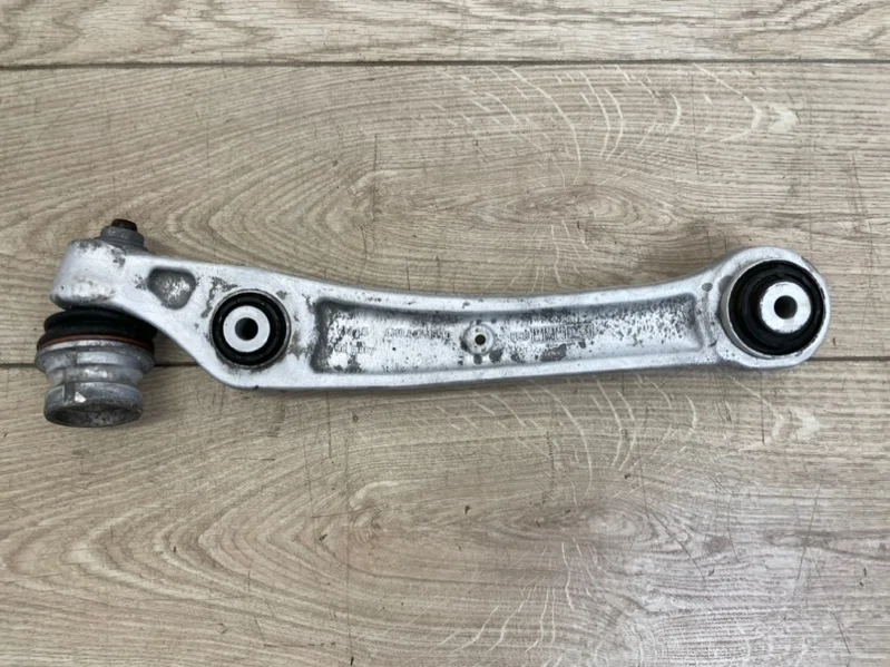 Рычаг подвески опорный Audi Q7 2015- 4M