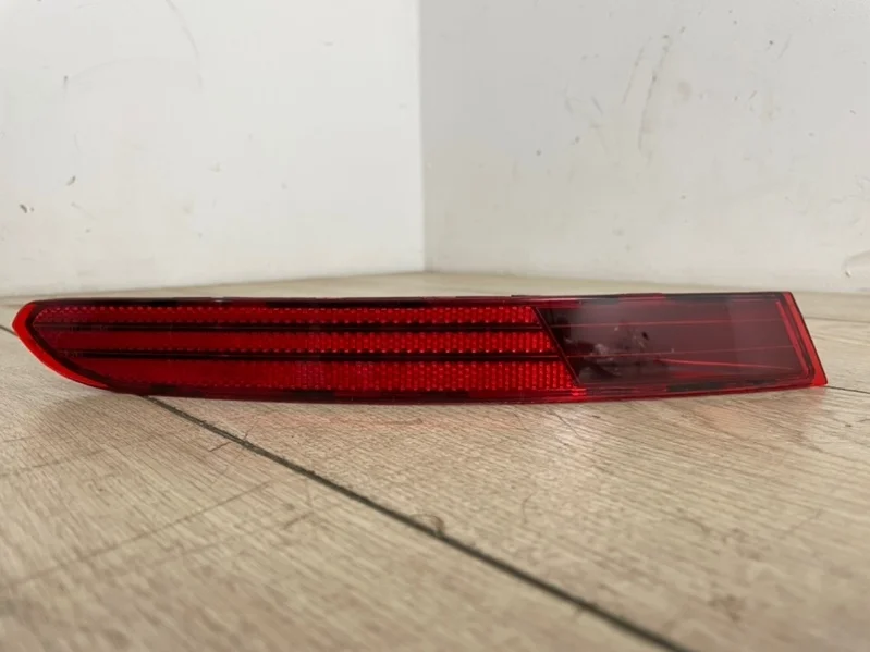 Фонарь бампера VW Touareg FL 2014-2018 7P