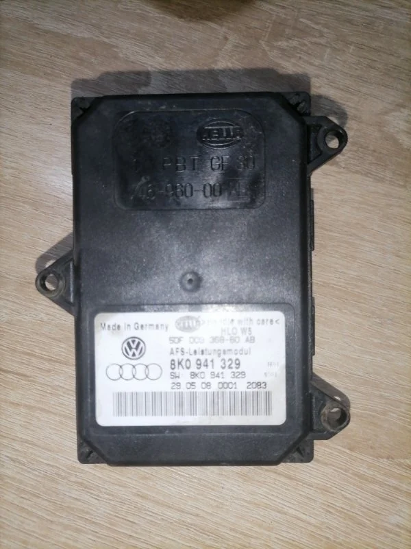 Блок управления адаптивной фары Audi A4 2011 8K2