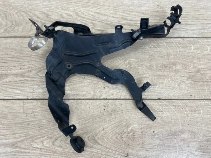 Кронштейн автономного отопителя VW Touareg GP -Line 2009 7L