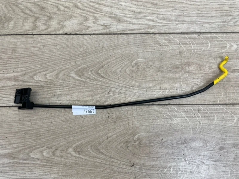 Упор капота Peugeot 3008 2010-2016