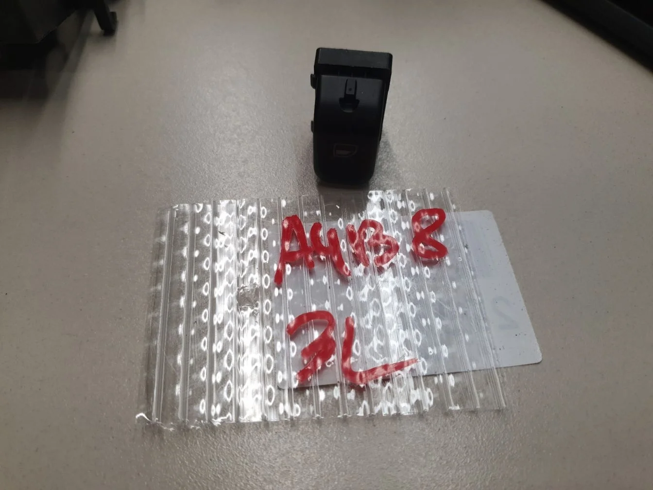 Кнопка стеклоподъемника для Audi A4 B8 2007-2015