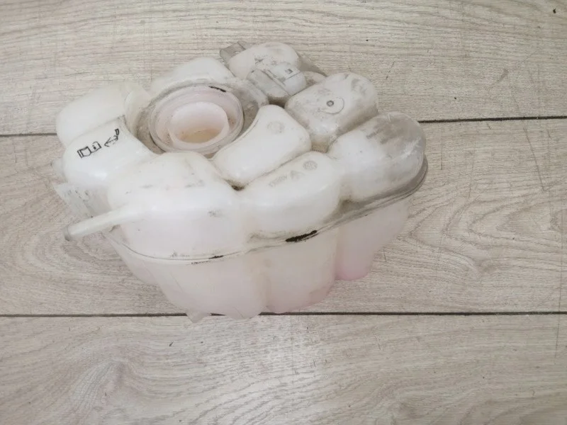 Бачок расширительный Porsche Cayenne 2012 958 (92A)