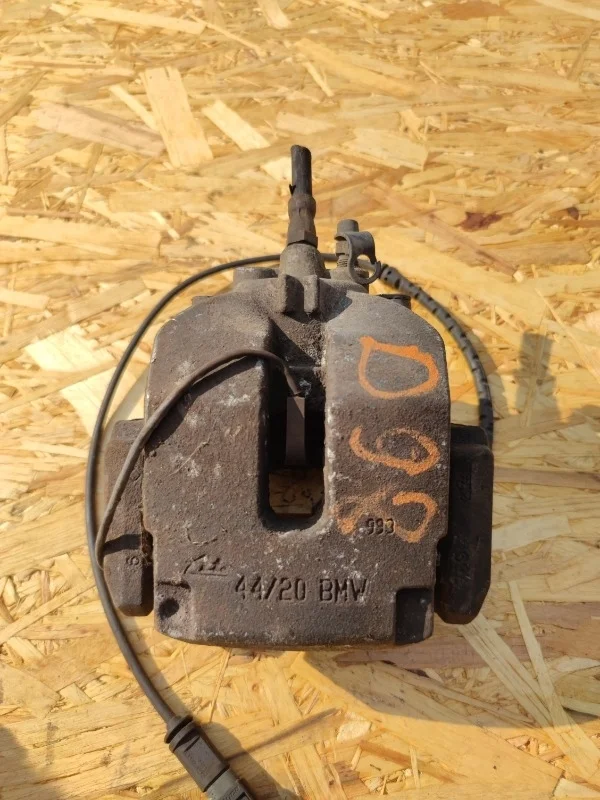 Суппорт тормозной BMW X3 .0SD 2007 E83