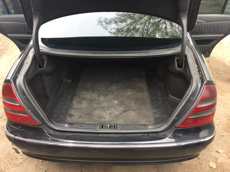 Продажа Mercedes-Benz E class 2.2D (150Hp) (646.961) RWD AT по запчастям