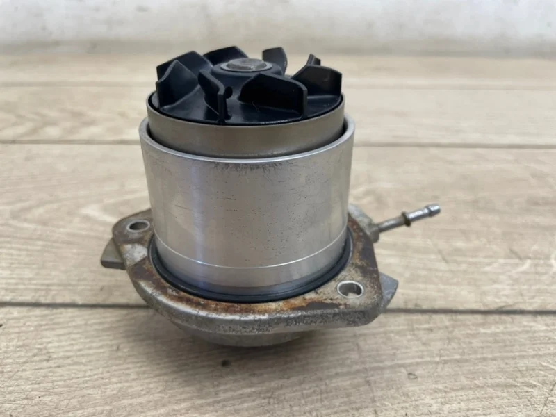 Насос водяной (помпа) VW Touareg 2 2010-2018 7P