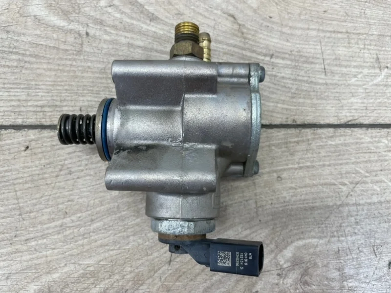 Топливный насос VW Touareg 2 2010-2018 7P