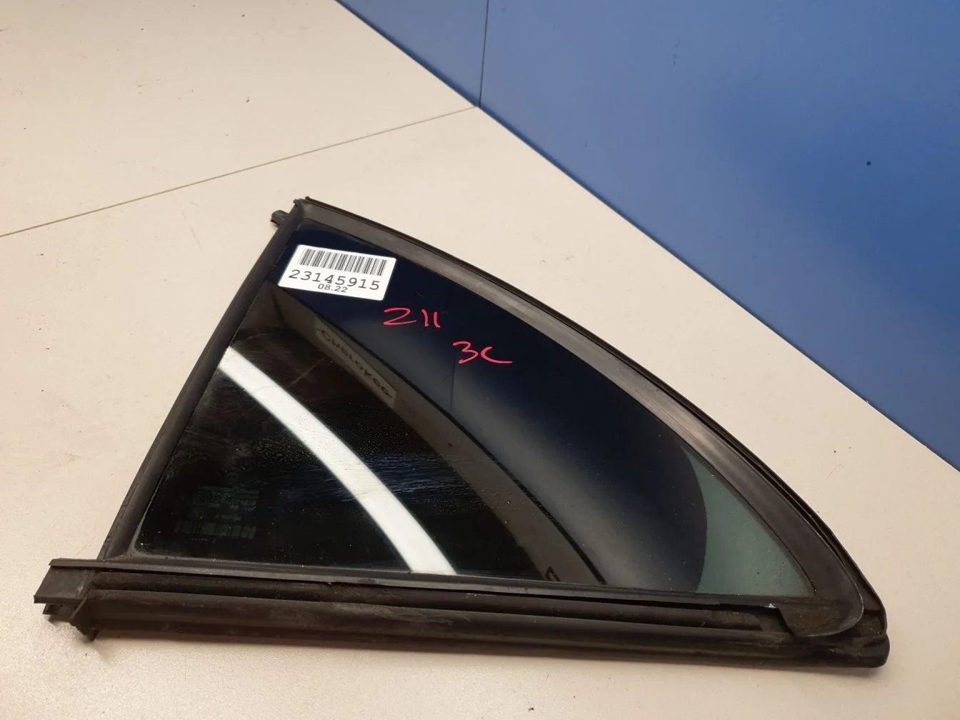 Стекло двери задней левой для Mercedes E-klasse W211 2002-2009