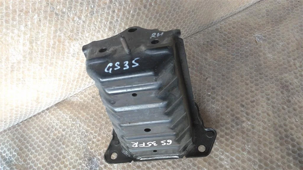 Б.у. кронштейн усилителя бампера перед LEXUS GS350 GRS191 LEXUS GS350 GRS191