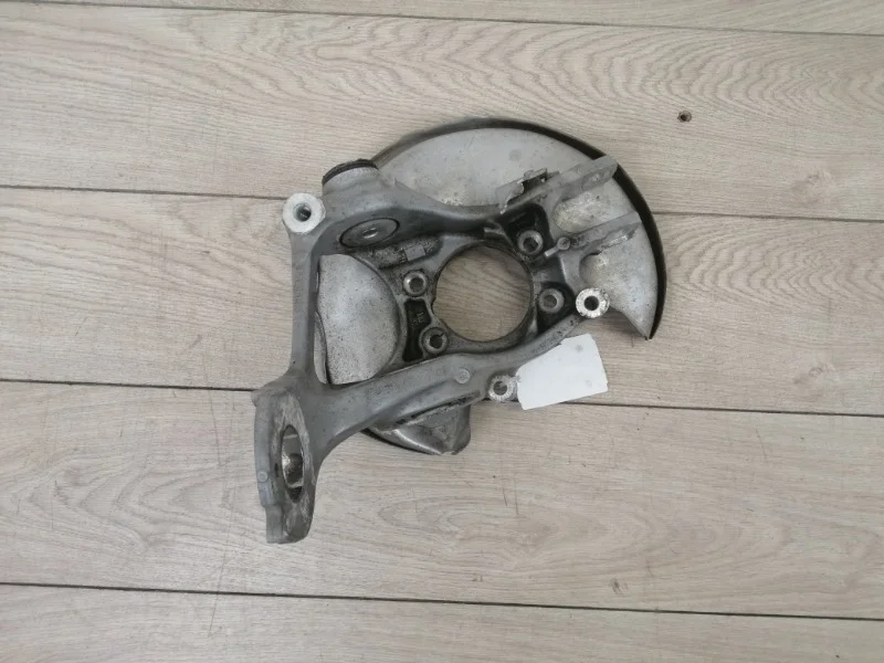 Кулак поворотный Audi Q5 2008-2018 8R