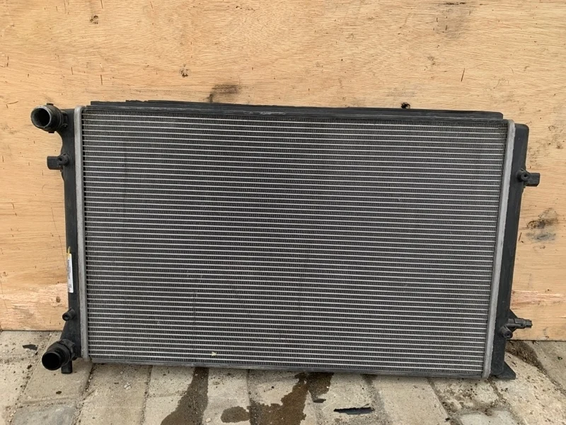 Радиатор двс Volkswagen Golf 2005-2009 Plus