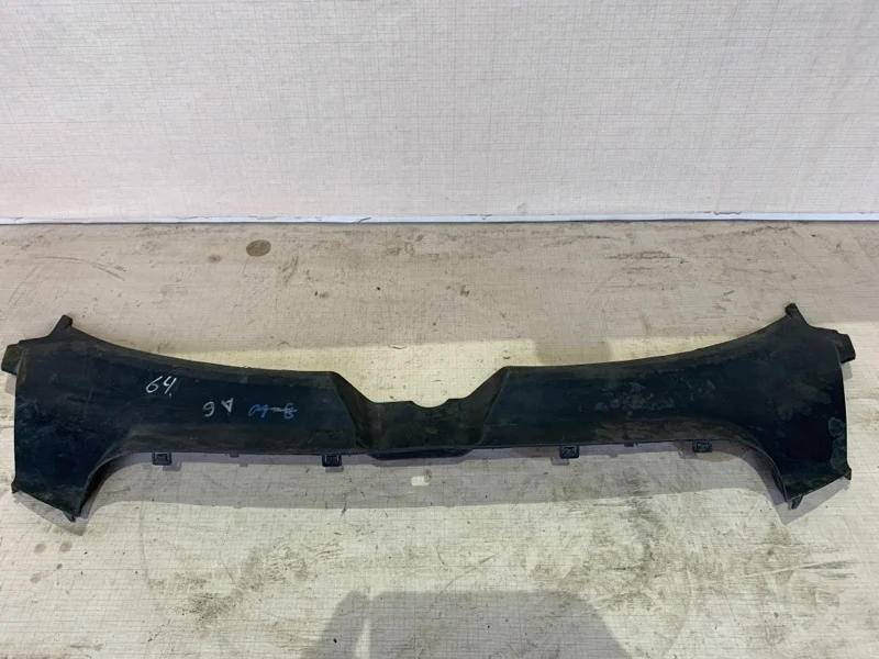 Накладка на замок Audi A6 2006 4F0807081 C6