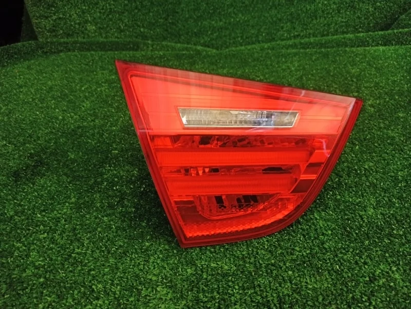 Фонарь в крышку багажника BMW e90