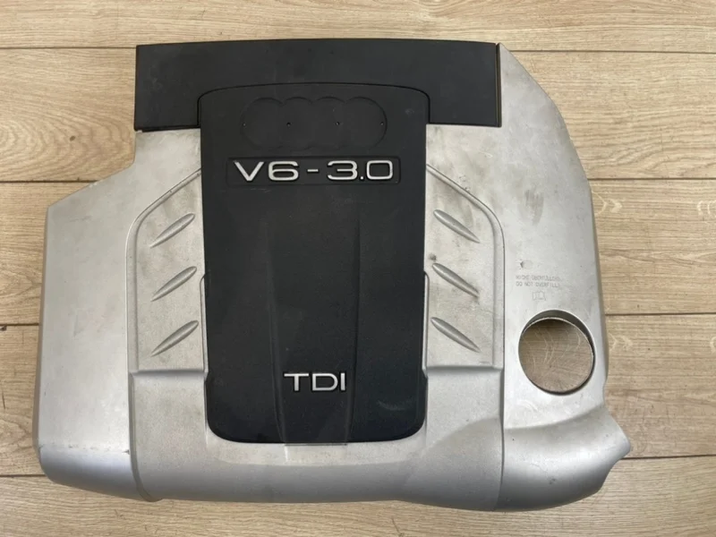 Декоративная крышка двс Audi Q7 S-line 2007 4L