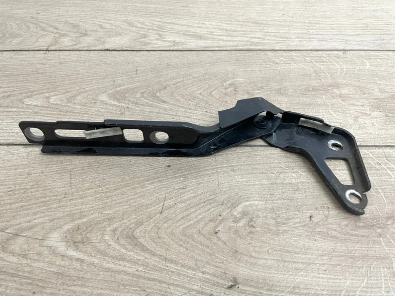 Петля капота Audi Q7 S-line 2007 4L