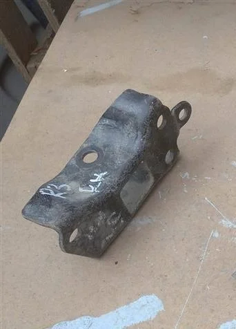 Б.у. кронштейн подвески TOYOTA RAV4 ZSA30 TOYOTA RAV4 ZSA30