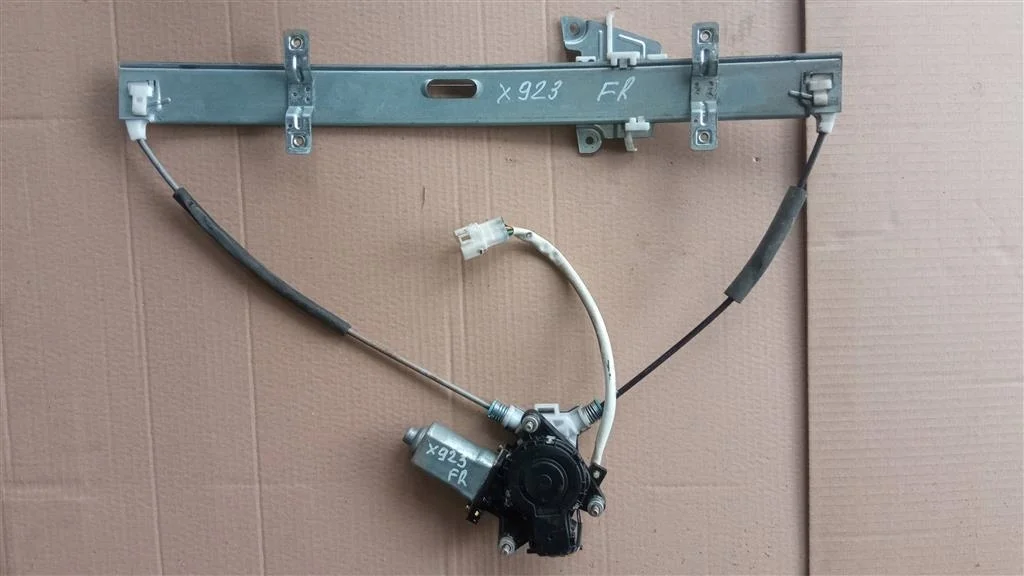 Б.у. стеклоподъемник SUZUKI  XL7 JA627 SUZUKI XL7 JA627