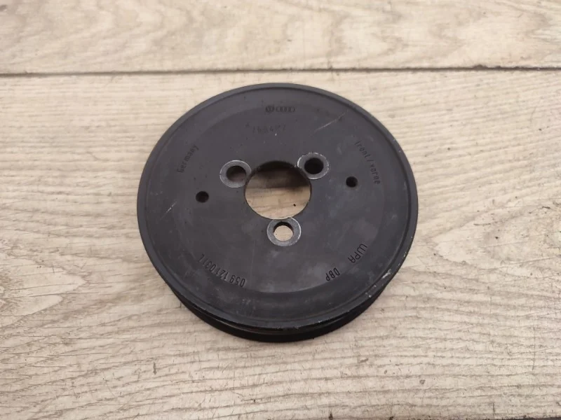 Шкив водяного насоса Audi Q7 S-line 2007 4L