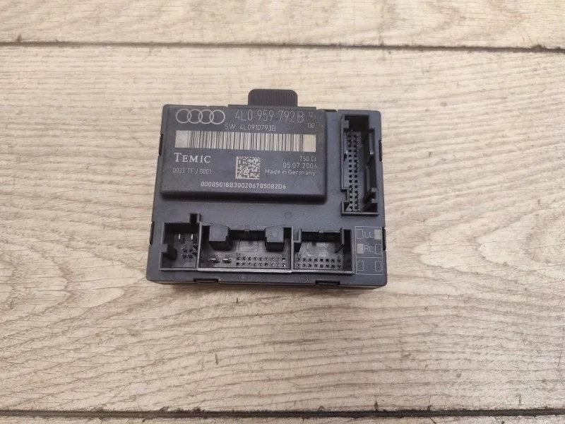 Блок управления двери Audi Q7 S-line 2007 4L