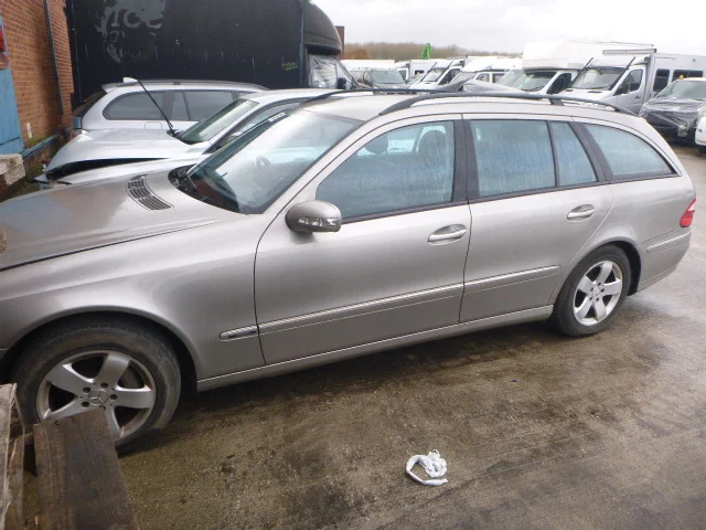 Продажа Mercedes-Benz E class 3.2D (204Hp) (648.961) RWD AT по запчастям