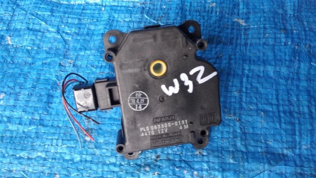Б.у. сервопривод заслонки печки TOYOTA PRIUS ZVW30 TOYOTA PRIUS ZVW30