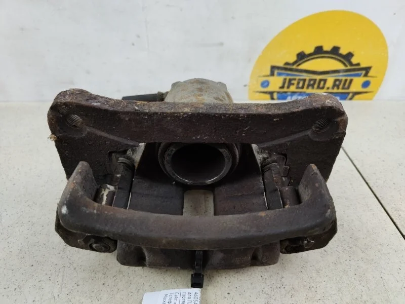 Суппорт тормозной Mitsubishi Pajero 4 2009 V98W