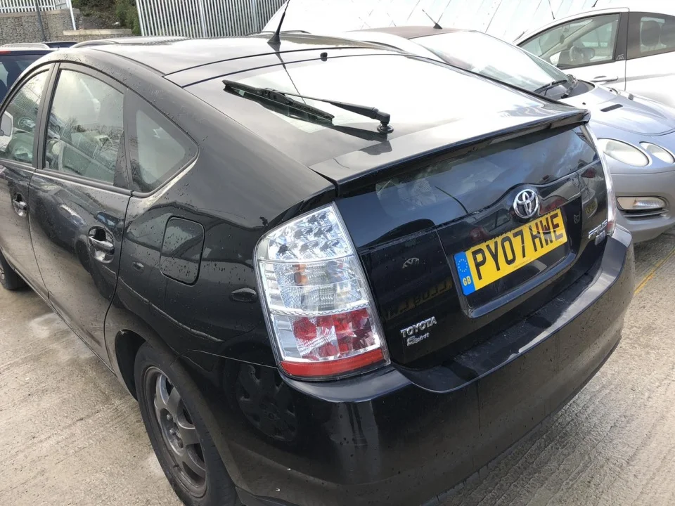 Продажа Toyota Prius 1.5H (78Hp) (1NZE) FWD AT по запчастям