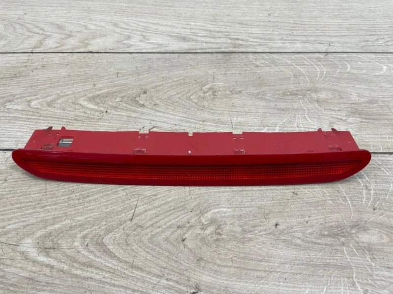 Фонарь в крышку багажника VW Tiguan 2012-2018 5N